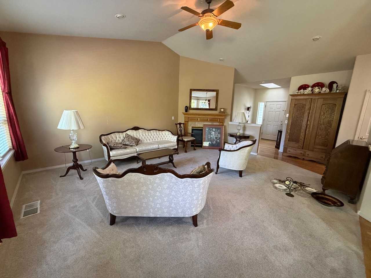 1000 Se Shadowood Dr - Photo 3 of 32