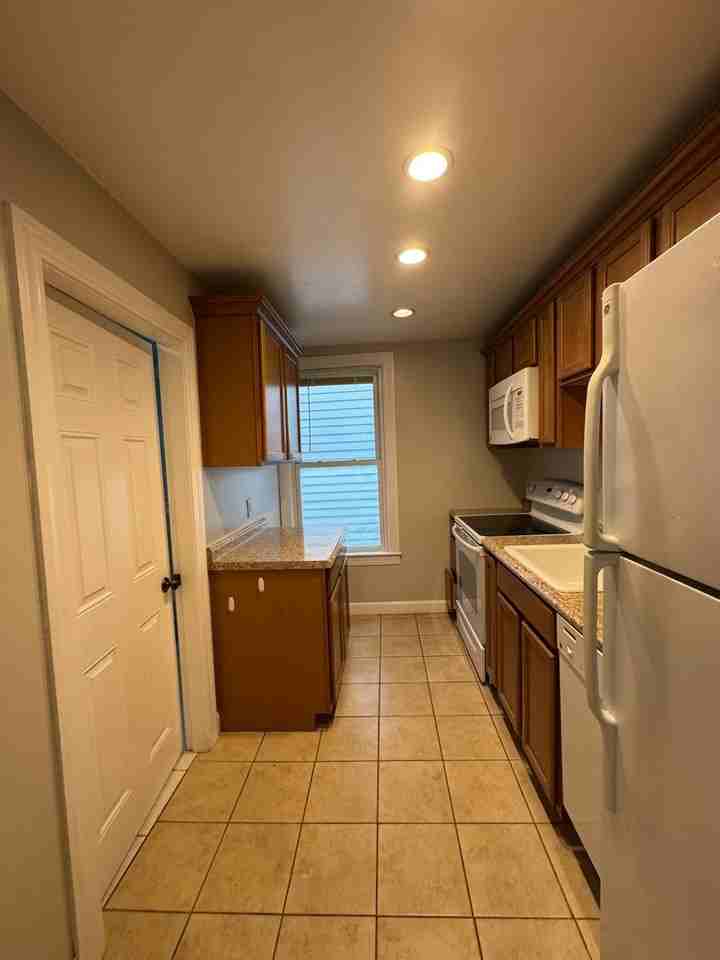 14 Boynton St - Photo 7 of 11