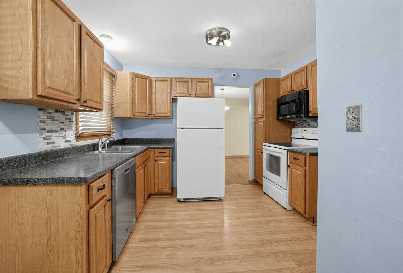 3190 Ashwood Rd - Photo 2 of 29
