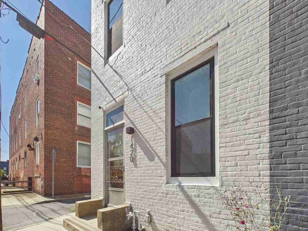 1420 Penn St - Photo 2 of 24