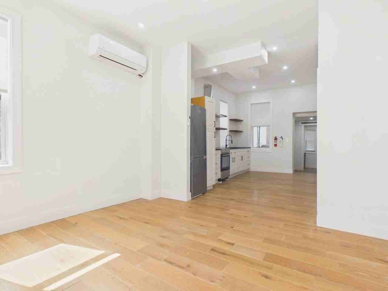 1420 Penn St - Photo 3 of 24