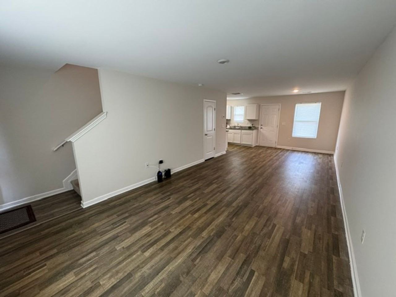 101 Sarah Ln - Photo 2 of 13