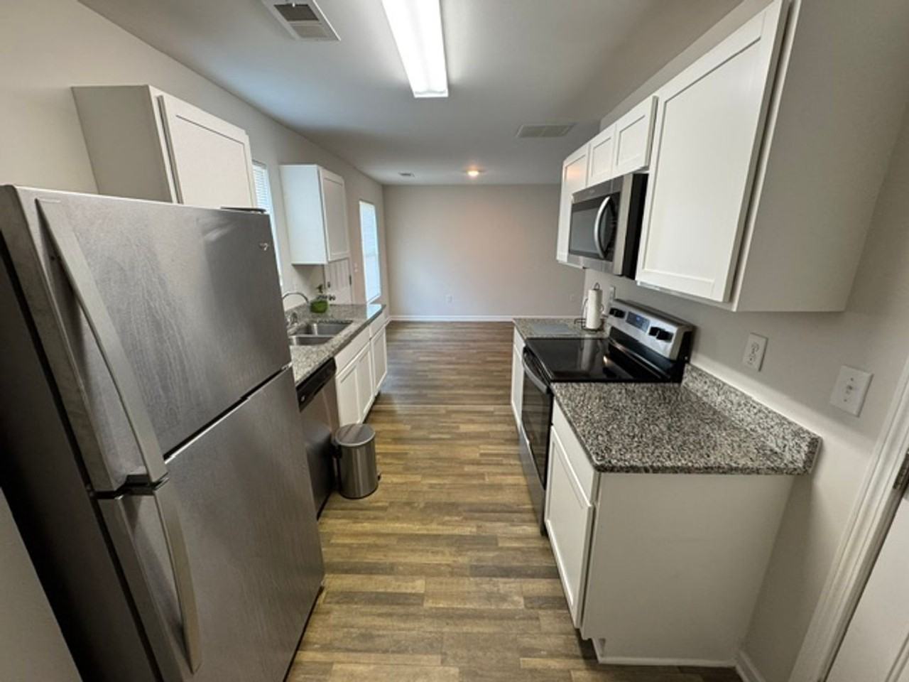101 Sarah Ln - Photo 5 of 13