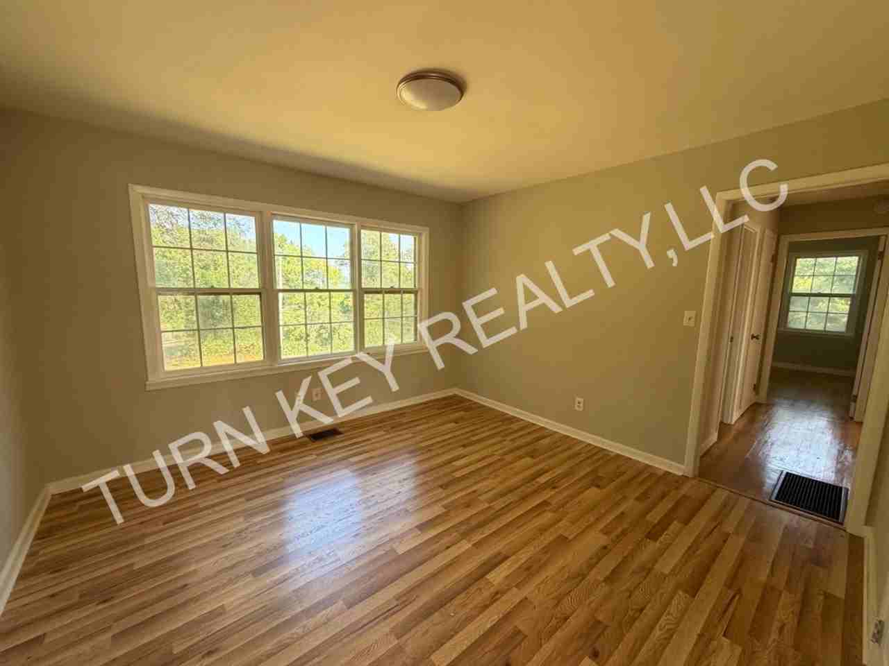 1812 Etowah Cir - Photo 3 of 11