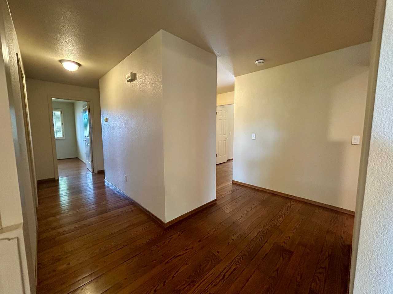 8280 Oakmont Dr - Photo 4 of 38