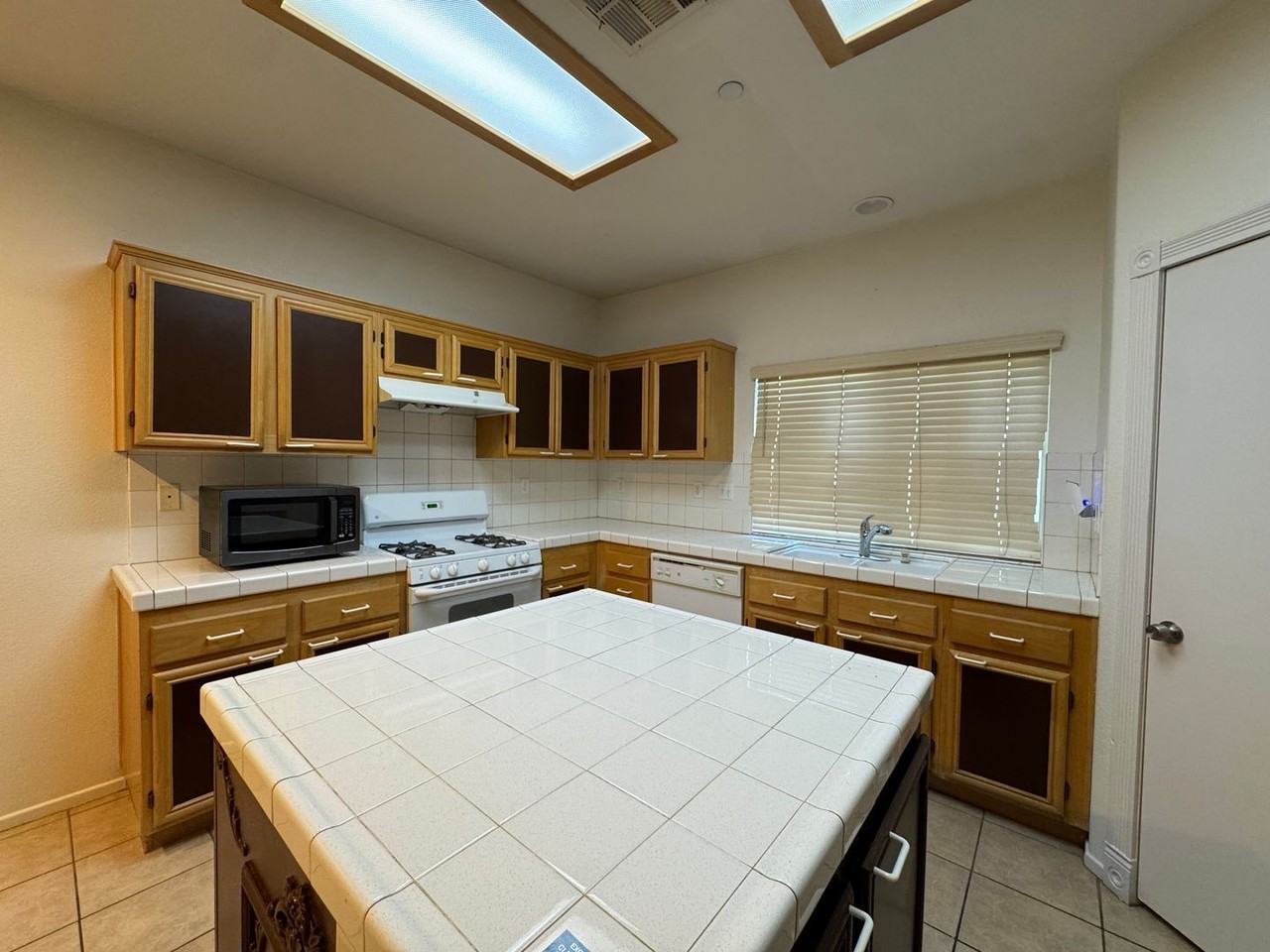 785 Ventana Rdg - Photo 5 of 20