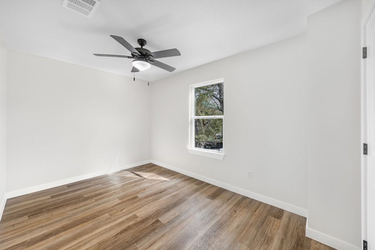 1919 Burnett Ave #A - Photo 7 of 21