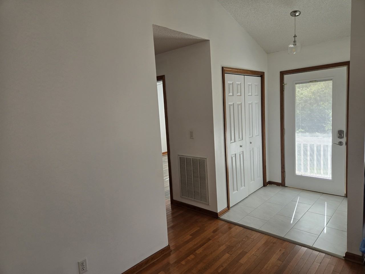 4641 Hickory Grove Rd #NA - Photo 4 of 18