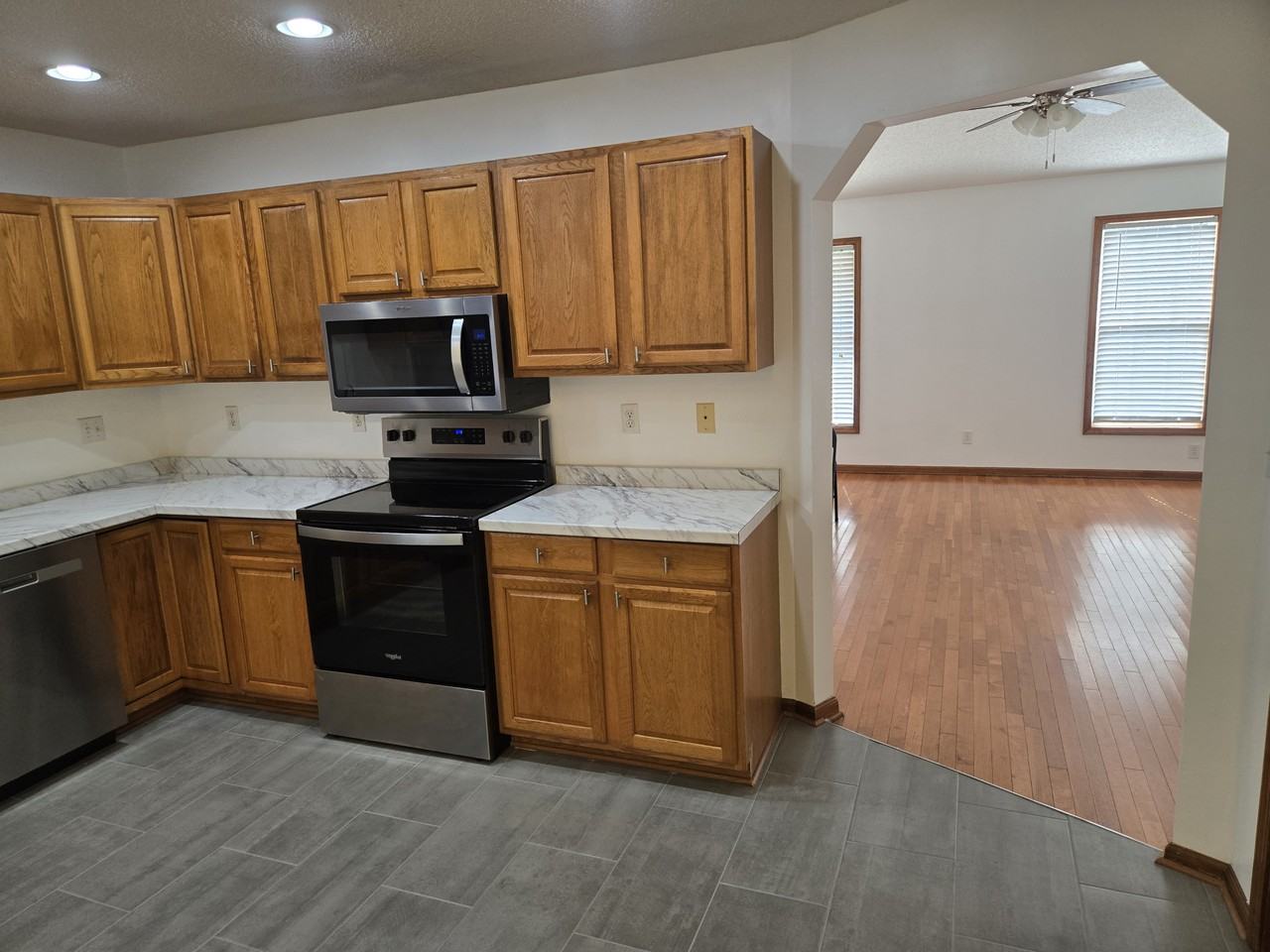4641 Hickory Grove Rd #NA - Photo 6 of 18
