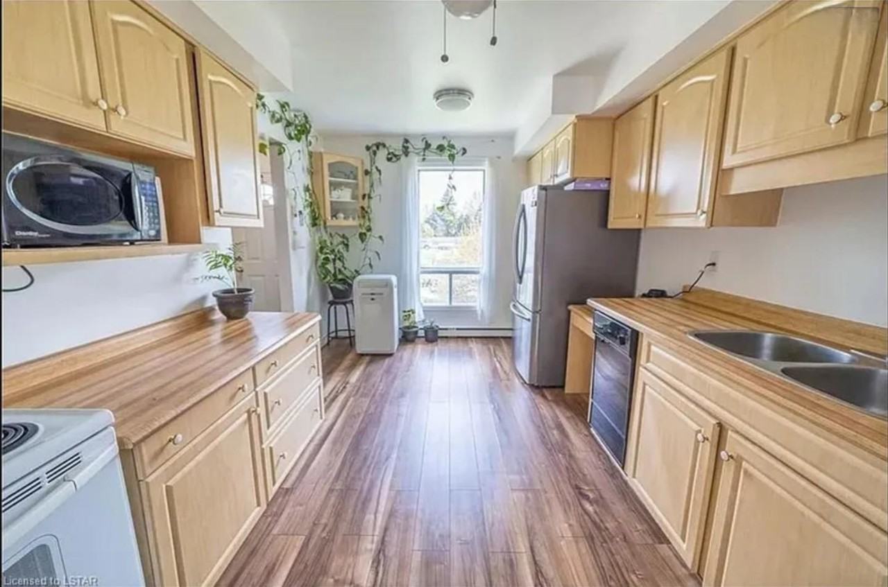 218 Monmore Road - Photo 2 of 7