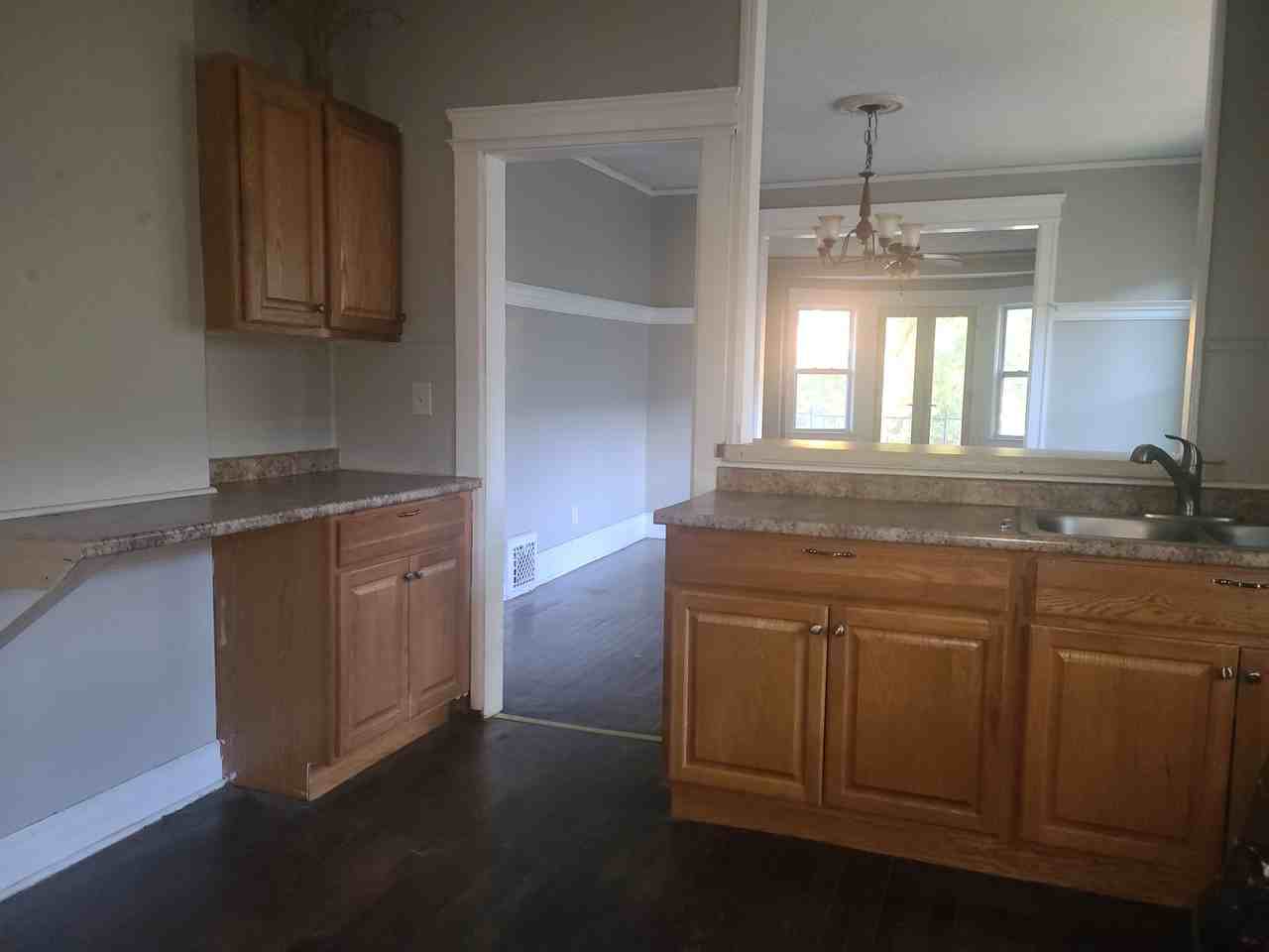 1465 Hubbard St #1 - Photo 5 of 10