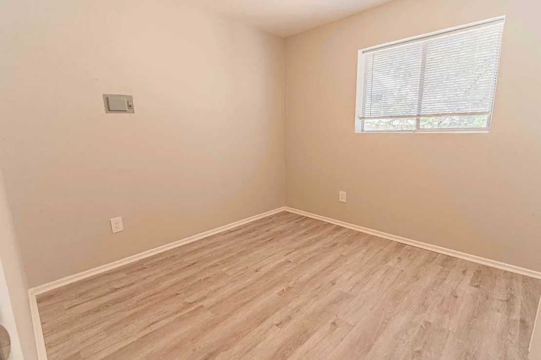1202 S 4th St #8 - Photo 7 of 11