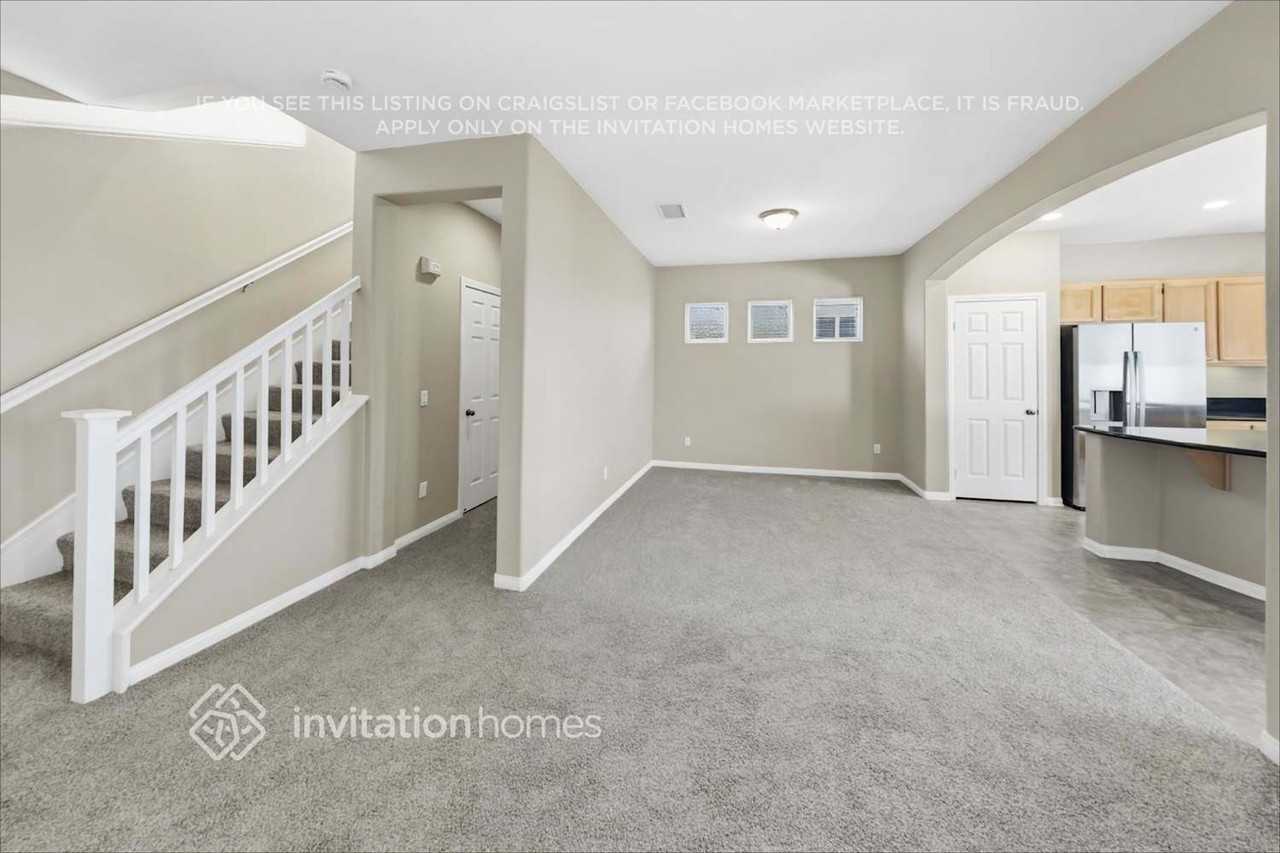 1627 Hadar Way - Photo 6 of 22