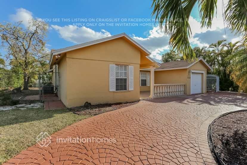 11218 Sw 167th St - Photo 2 of 17