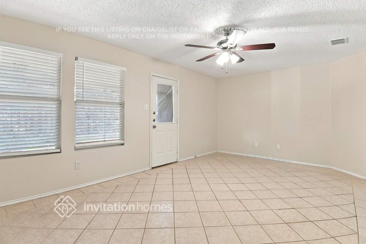 4604 Bellcrest Dr - Photo 5 of 17