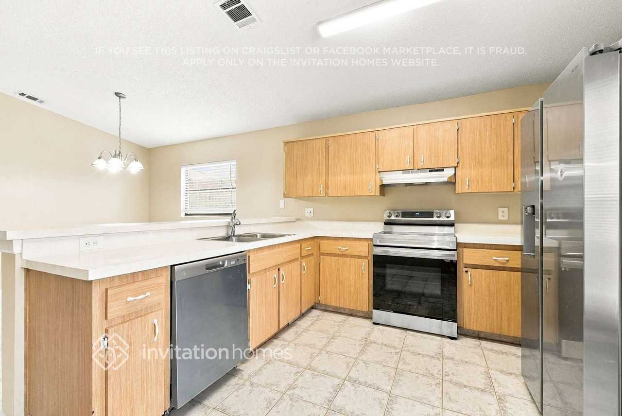4220 Cloverleaf Pl - Photo 6 of 17