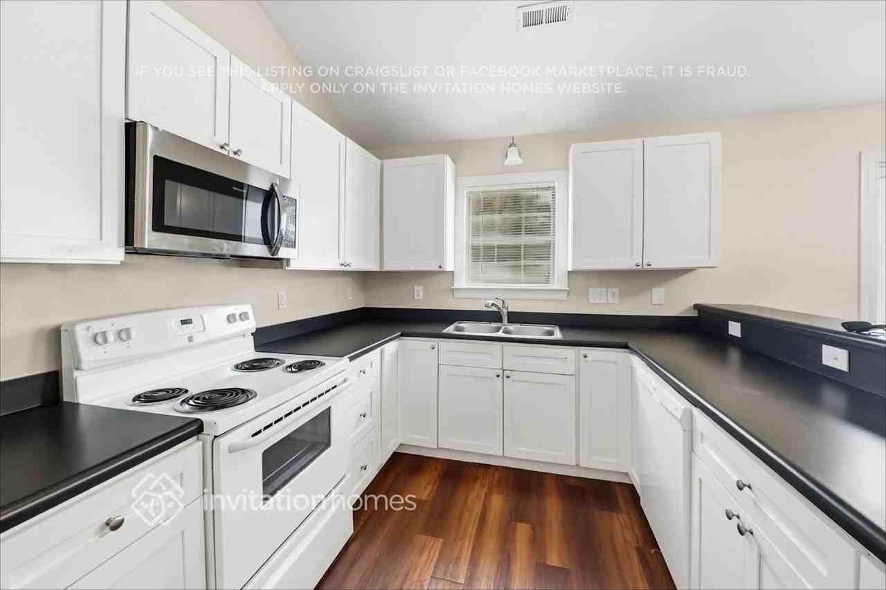 2420 Laura Dr - Photo 7 of 20