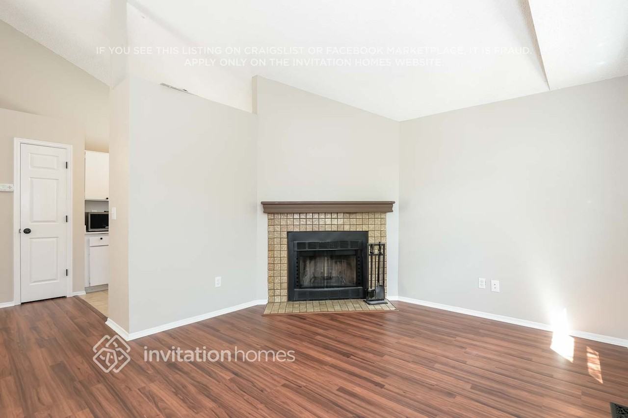 17487 E Plateau Dr - Photo 3 of 16