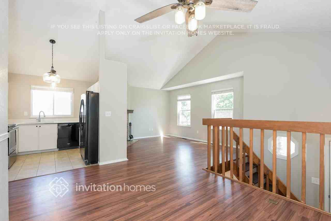 17487 E Plateau Dr - Photo 5 of 16