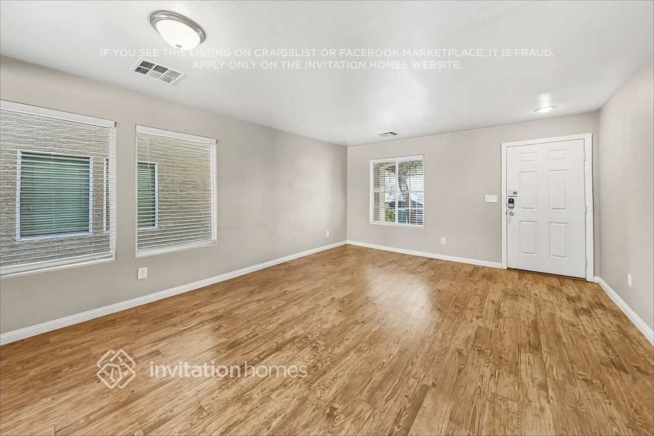 280 Bella Calabria Ave - Photo 4 of 20