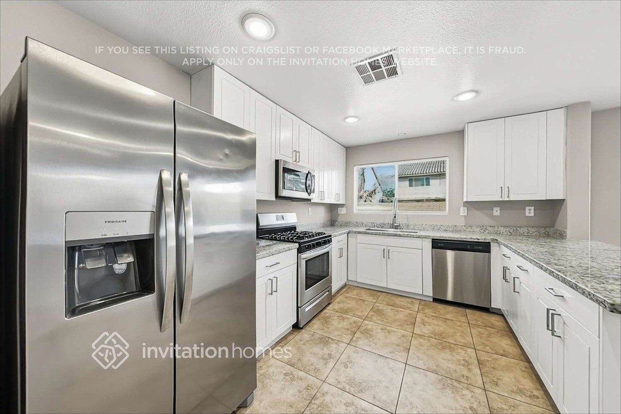 280 Bella Calabria Ave - Photo 7 of 20