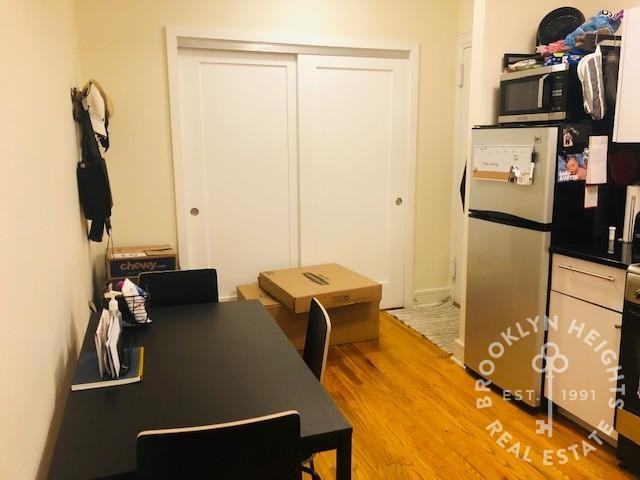 130 Montague St #2B - Photo 4 of 12