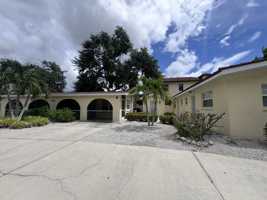 featured image of 205 Avenue Des Parques S