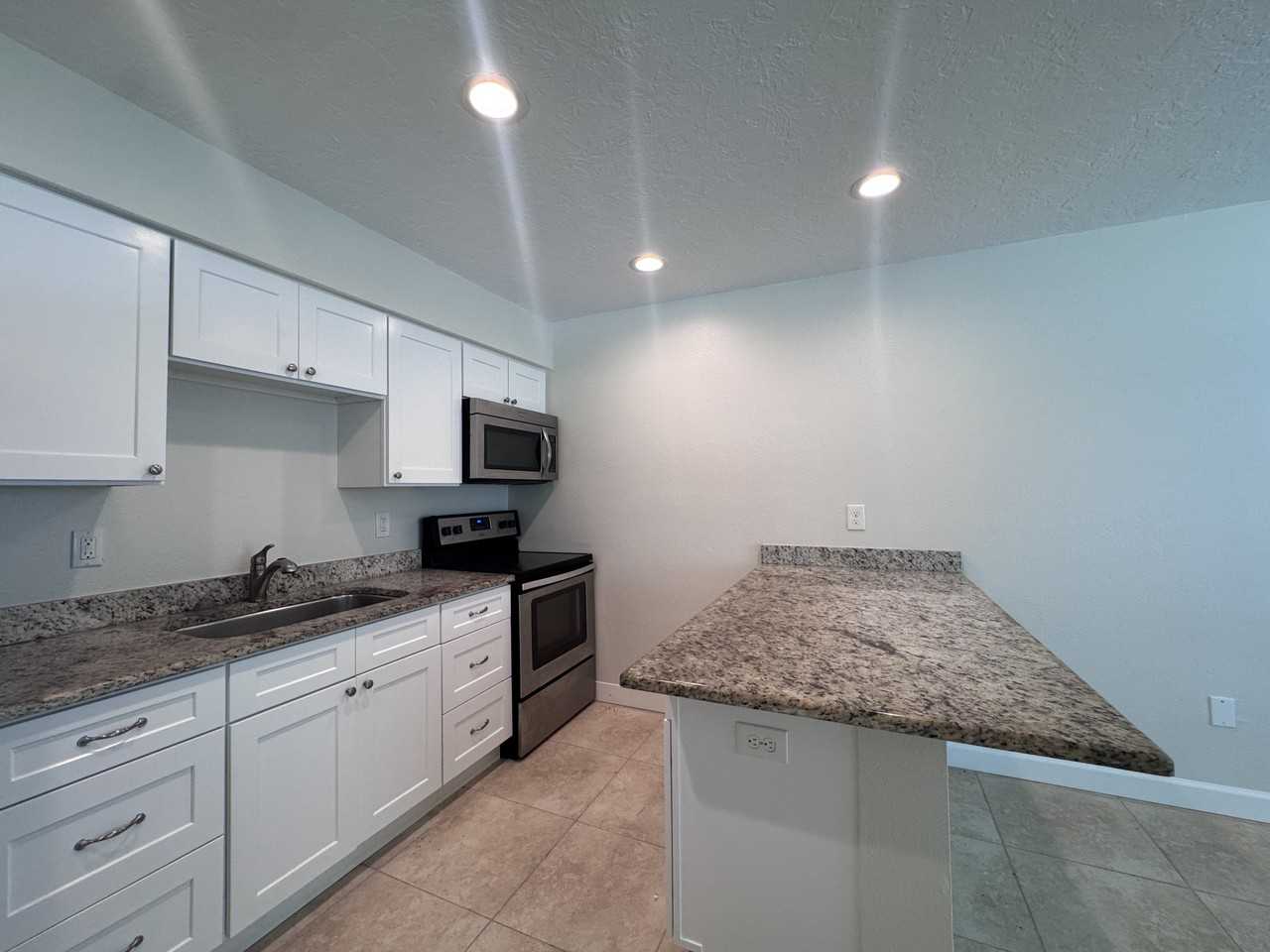 205 Avenue Des Parques S #294VEN - Photo 5 of 14