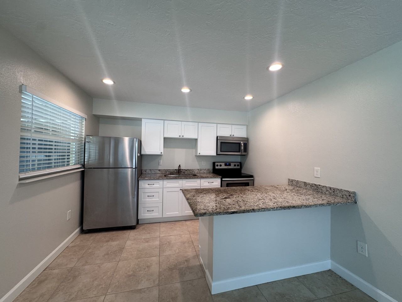 205 Avenue Des Parques S #294VEN - Photo 6 of 14