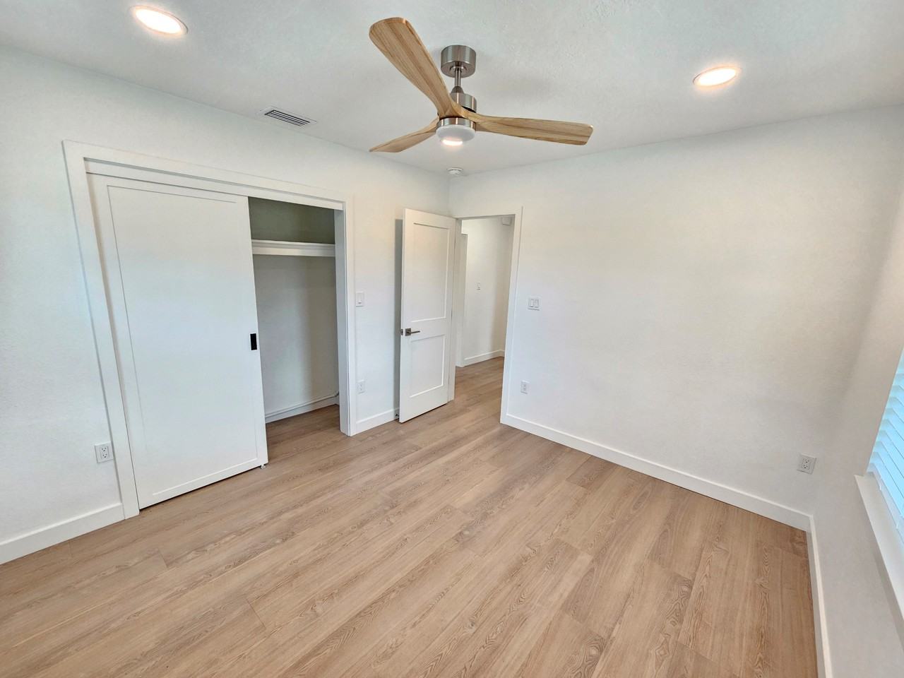 2204 Phillippi St #285MCM - Photo 6 of 8