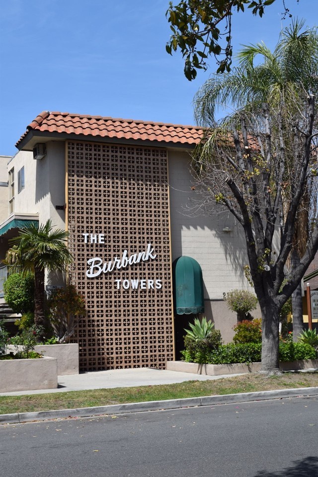 The Burbank Towers Apartments - Photo 2 of 6