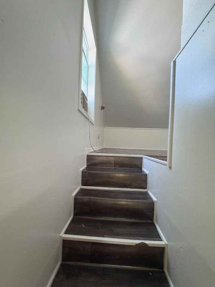 1439 S Oak Ave - Photo 4 of 16