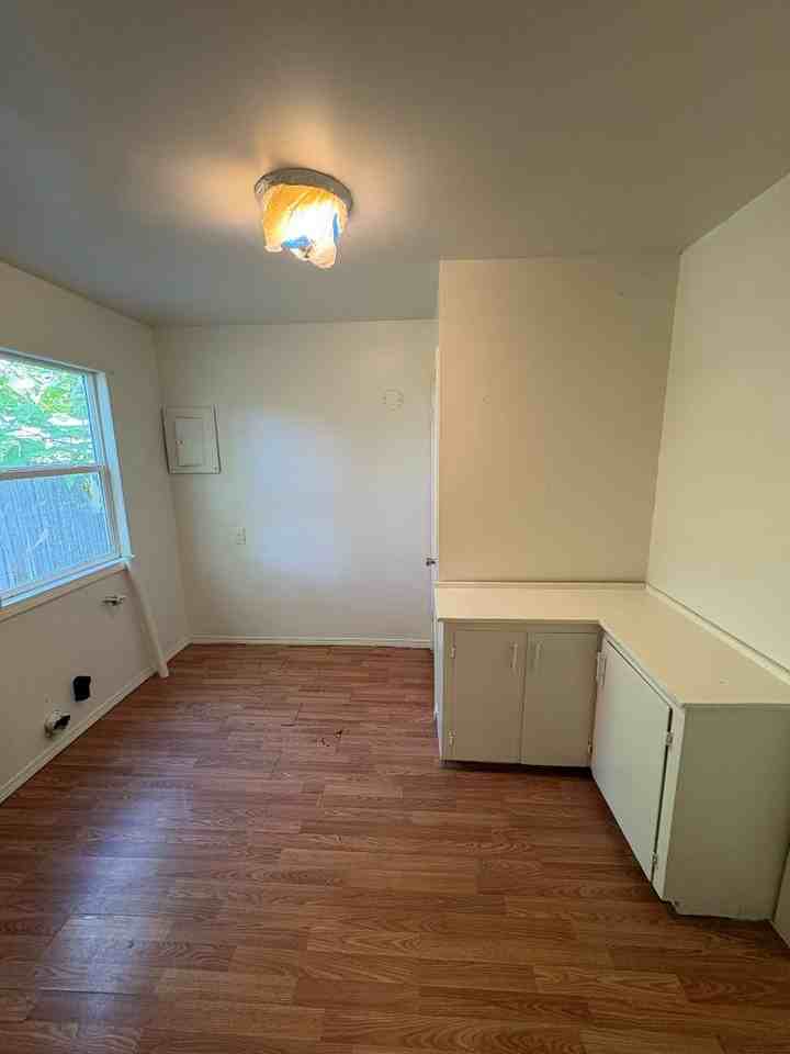 1439 S Oak Ave - Photo 7 of 16