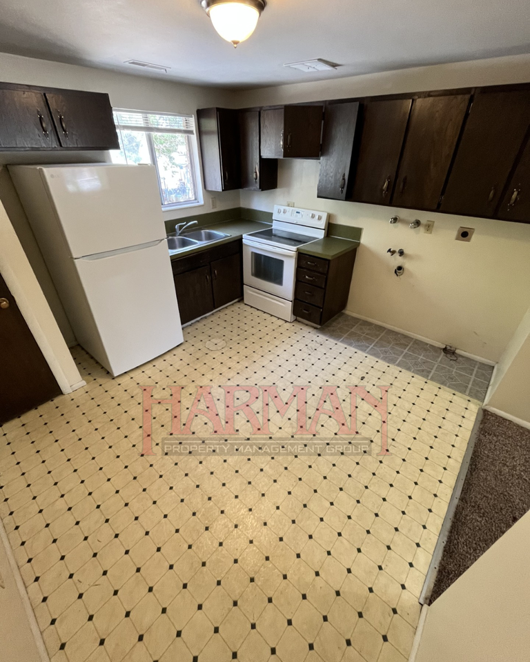 1542 S 400 E #1542 - Photo 2 of 12