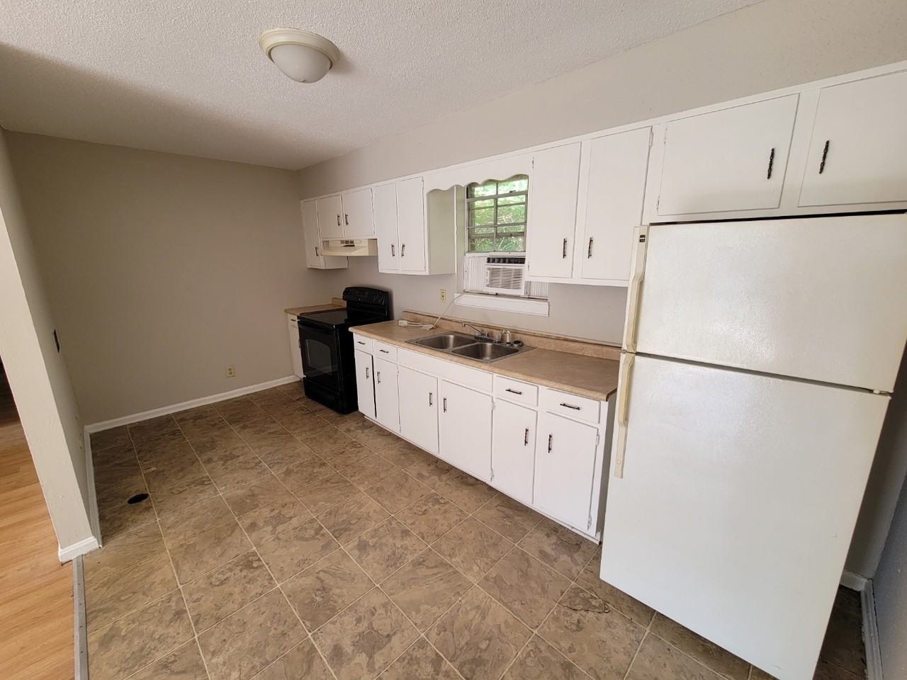 29 Richard Rd - Photo 5 of 11