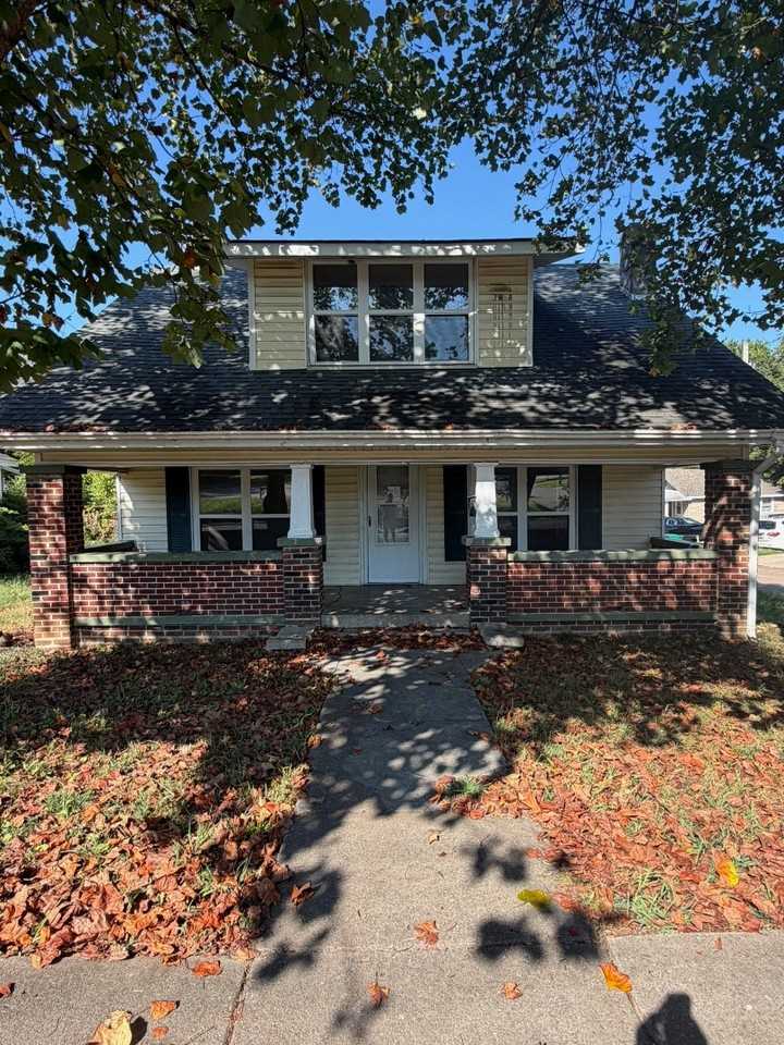 731 N Hays Ave - Photo 2 of 11
