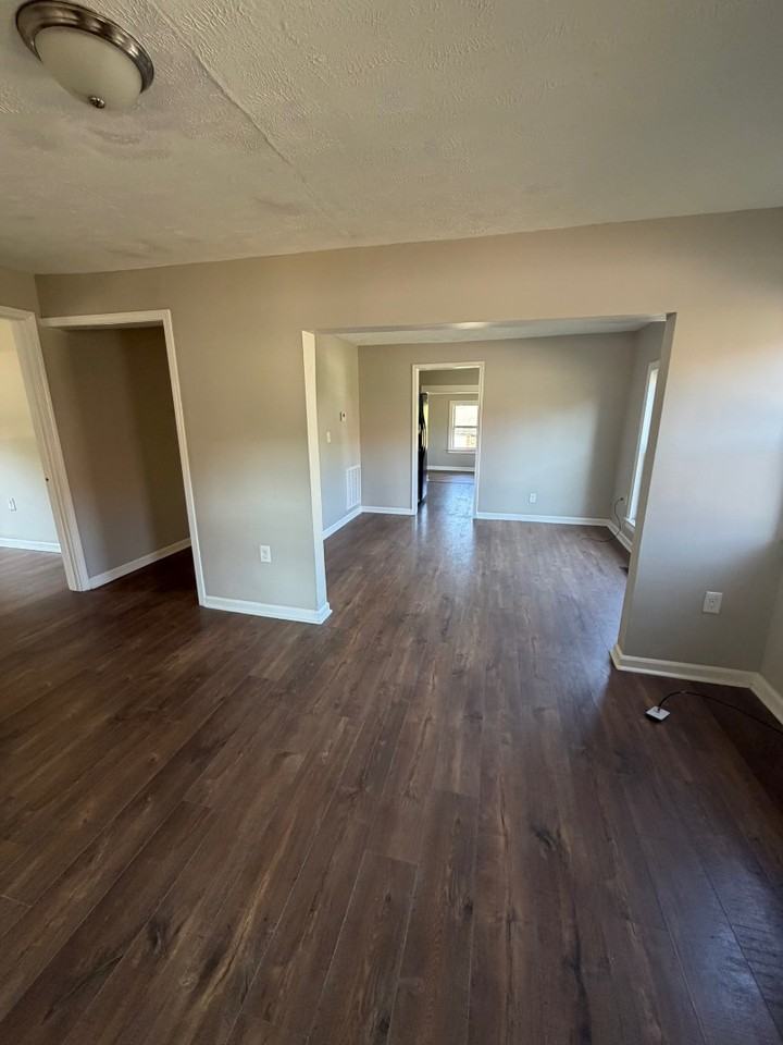 731 N Hays Ave - Photo 6 of 11