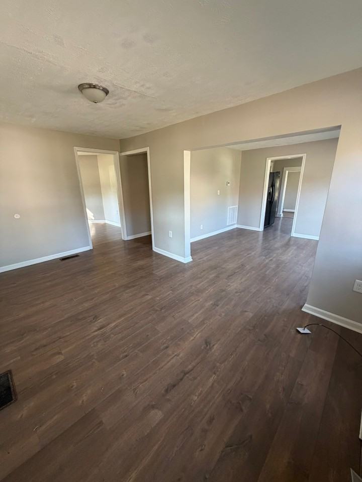 731 N Hays Ave - Photo 7 of 11