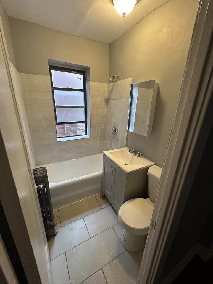 4414 S Drexel Blvd Apt 2s #4414-2S - Photo 2 of 14