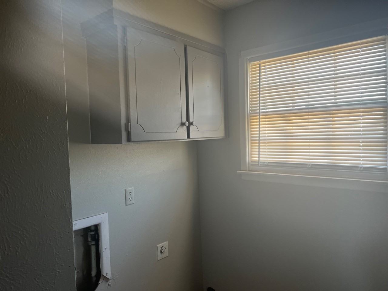 1345 65th Dr - Photo 3 of 7