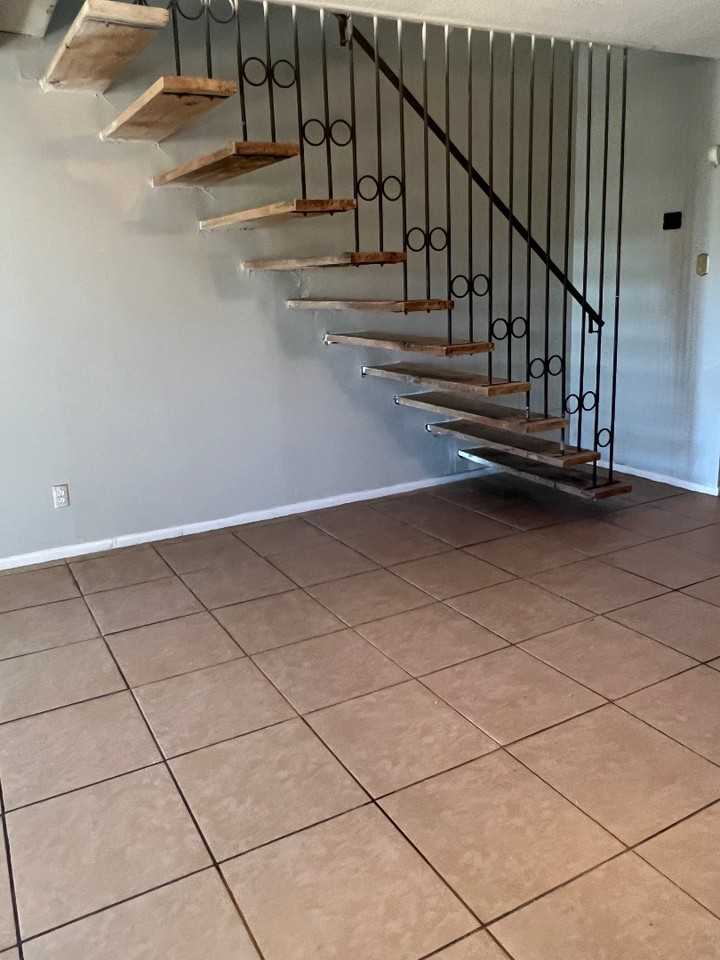 1345 65th Dr - Photo 5 of 7