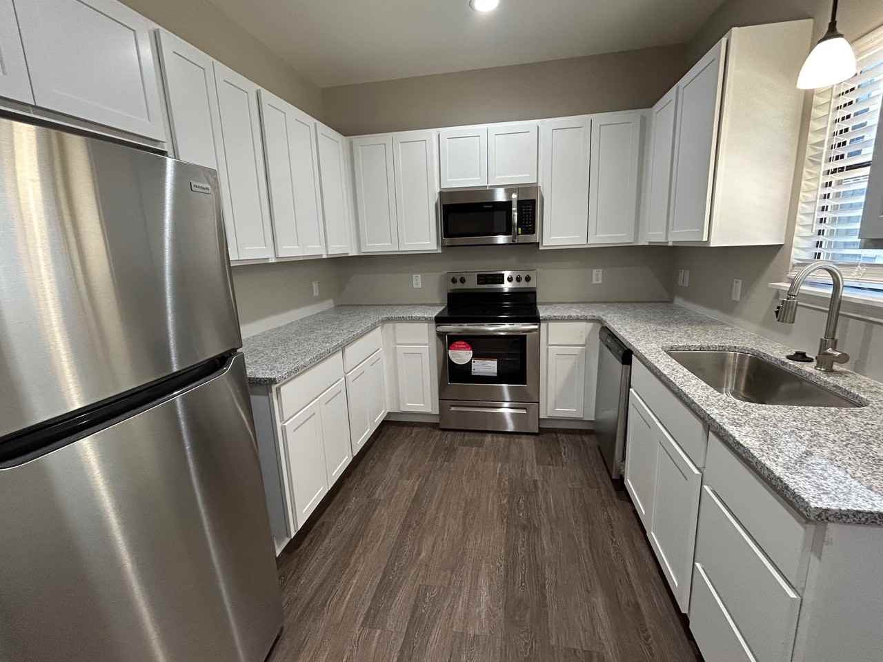 3427 - 3457 Brooke Place - 3431 - Photo 5 of 20