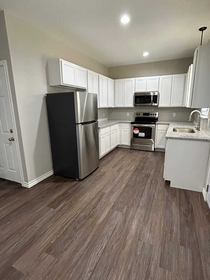3427 - 3457 Brooke Place - 3439 - Photo 5 of 21