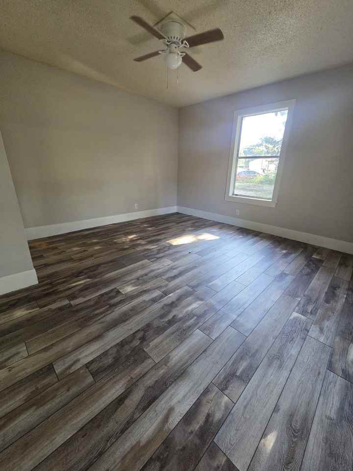 702 Mary St #1 - Photo 7 of 13