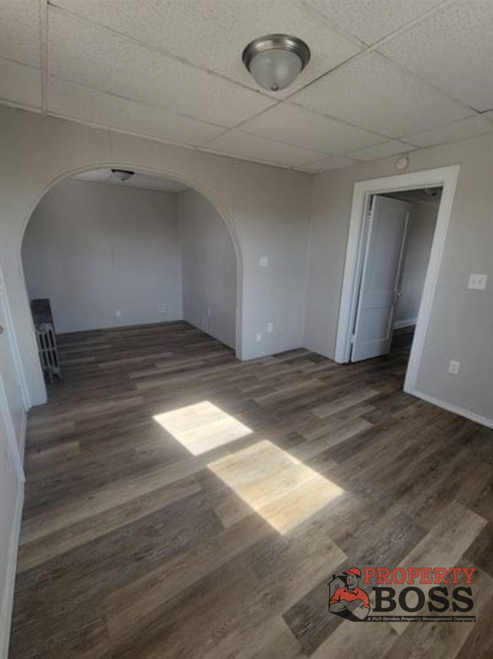 3843 Euclid Avenue 2nd E.C - 1 #1 - Photo 2 of 7