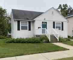 featured image of 206 E 15th St #1