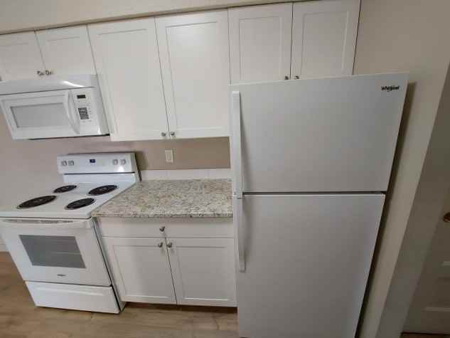 4601 48 Ave - Photo 3 of 10