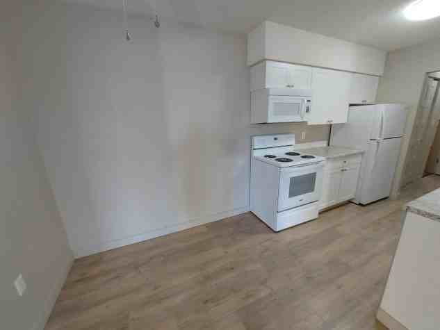 4601 48 Ave - Photo 4 of 10