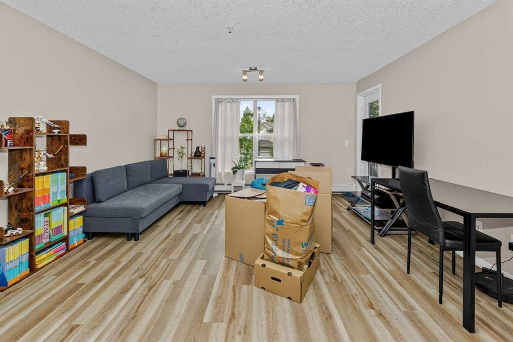 2000 Applevillage Crt Se - Photo 3 of 15
