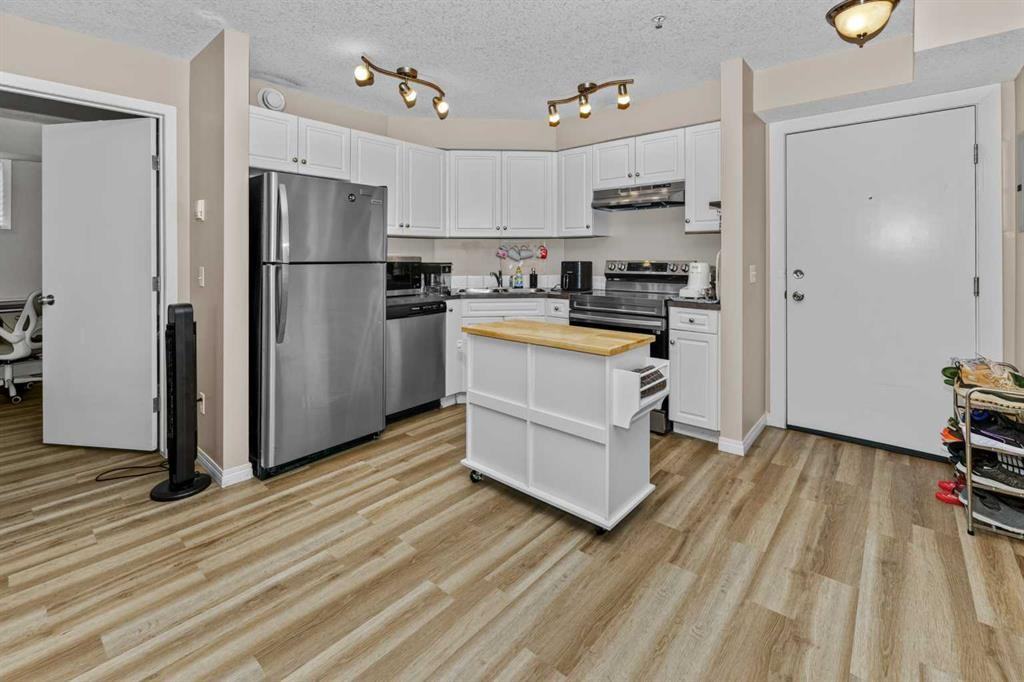 2000 Applevillage Crt Se - Photo 4 of 15